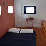 Vigla 4 Adults 2 Kids
